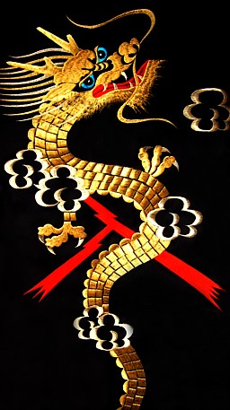 вышивка на японском мужском халате-кимоно