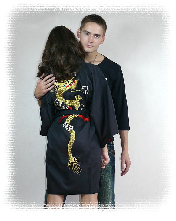 японский женский халат-кимоно с вышивкой ЗОЛОТОЙ ДРАКОН